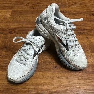 W’s Brooks Adrenaline GTS 17, White, 6.5- US